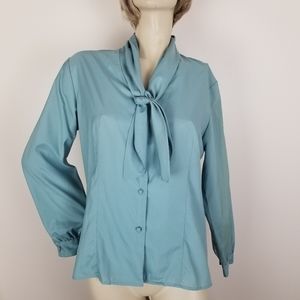 Vintage secretary blouse with pussy bow size 8